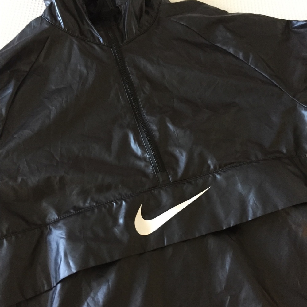 Nike Packable Swoosh Jacket NSW Women’s 872051-010 - Picture 3 of 8